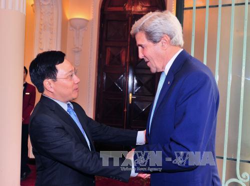 Phó Thủ tướng, Bộ trưởng Ngoại giao Phạm Bình Minh tiếp Cựu Ngoại trưởng Hoa Kỳ John Kerry 